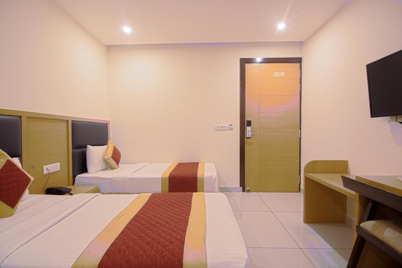 Hotel Del Inn By F9 Hotels - Near Igi Airport Neu-Delhi Exterior foto