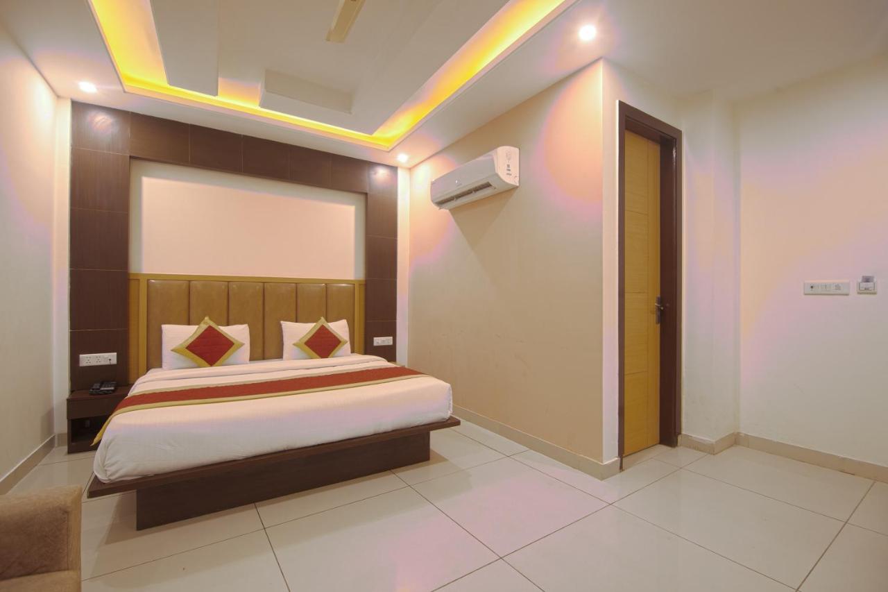 Hotel Del Inn By F9 Hotels - Near Igi Airport Neu-Delhi Exterior foto