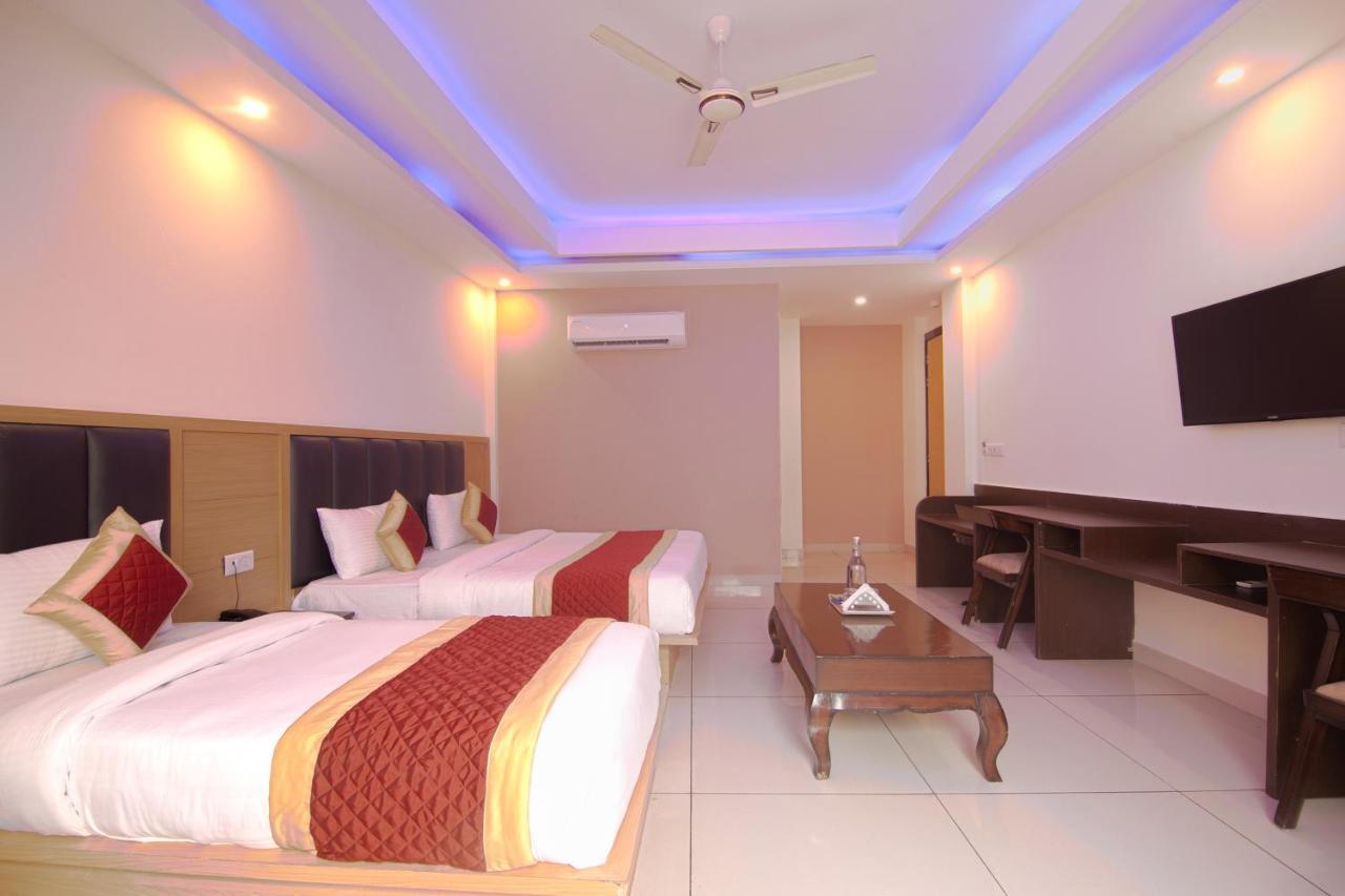 Hotel Del Inn By F9 Hotels - Near Igi Airport Neu-Delhi Exterior foto