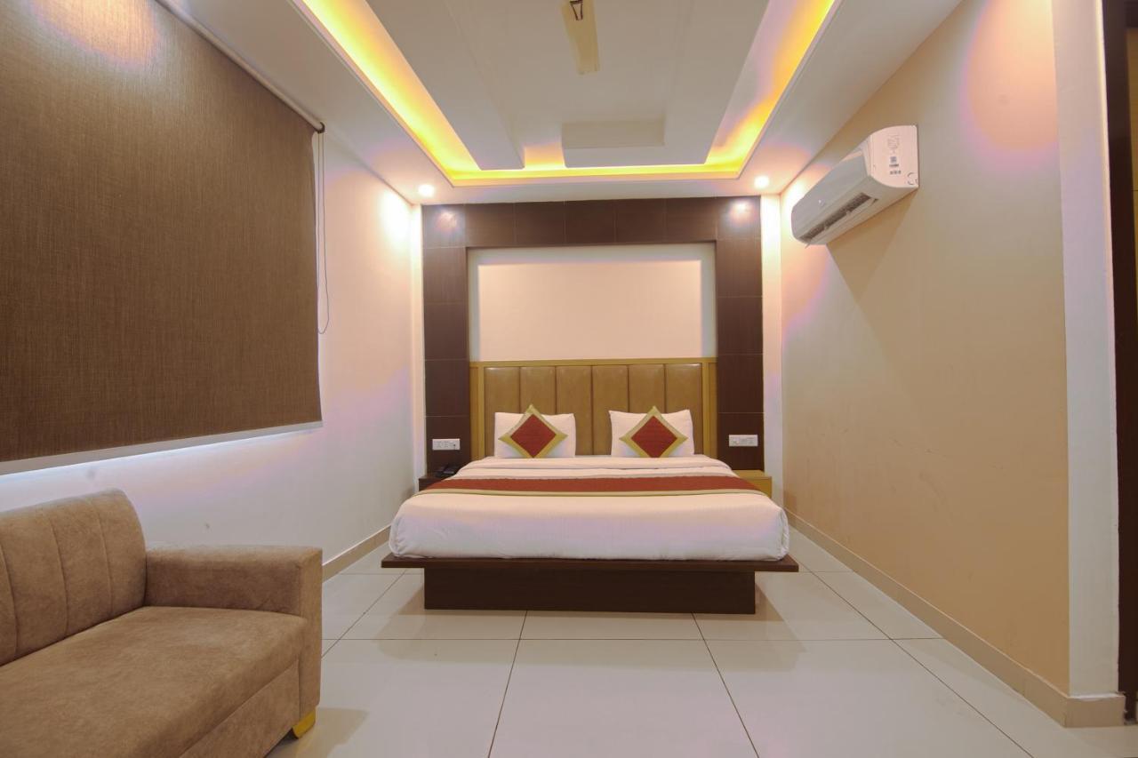 Hotel Del Inn By F9 Hotels - Near Igi Airport Neu-Delhi Exterior foto