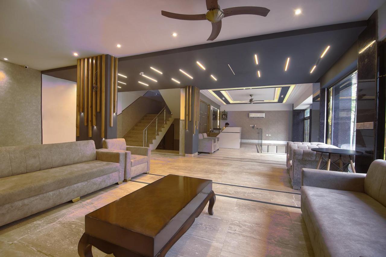 Hotel Del Inn By F9 Hotels - Near Igi Airport Neu-Delhi Exterior foto