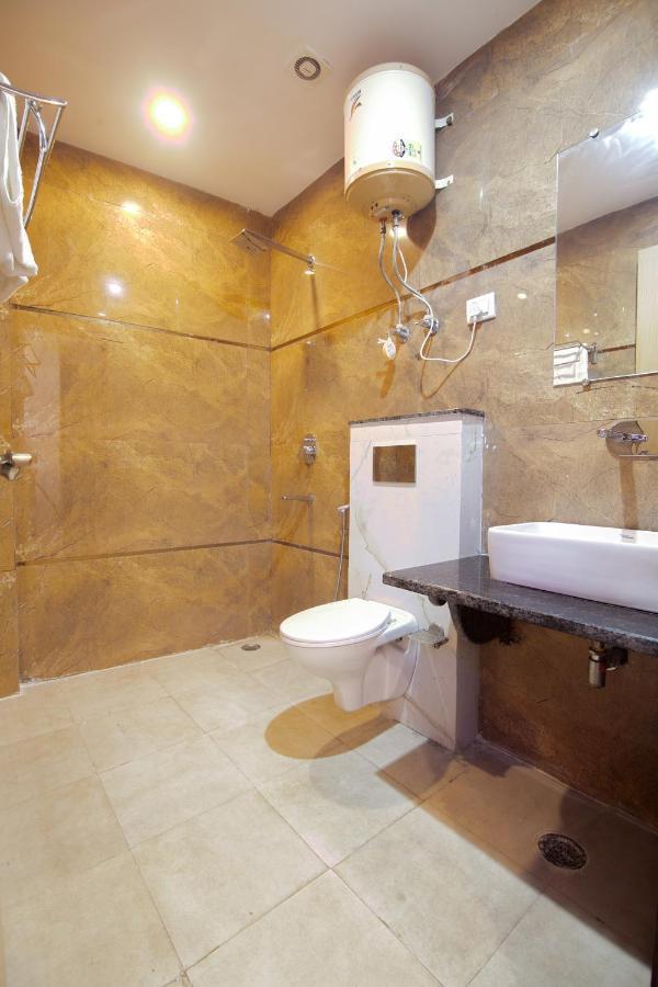 Hotel Del Inn By F9 Hotels - Near Igi Airport Neu-Delhi Exterior foto
